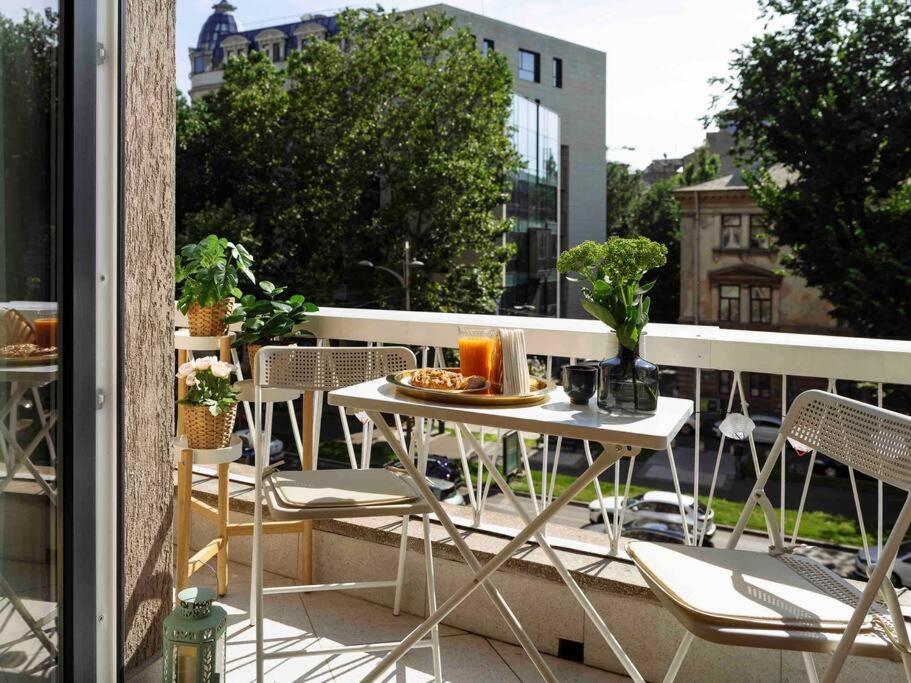 Bright 2Br Apartment - Top Location - City Balcony ブカレスト エクステリア 写真