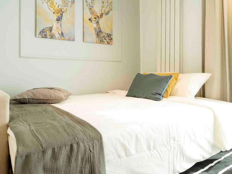 Bright 2Br Apartment - Top Location - City Balcony ブカレスト エクステリア 写真