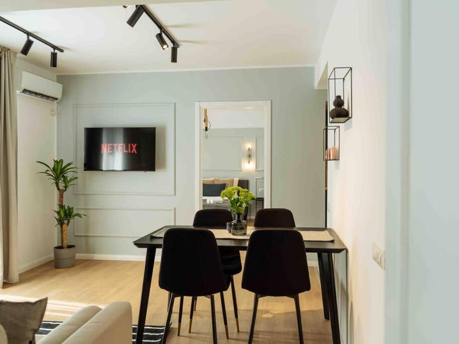 Bright 2Br Apartment - Top Location - City Balcony ブカレスト エクステリア 写真