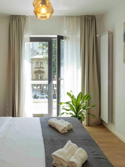 Bright 2Br Apartment - Top Location - City Balcony ブカレスト エクステリア 写真