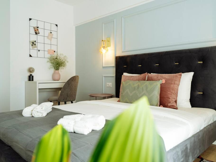 Bright 2Br Apartment - Top Location - City Balcony ブカレスト エクステリア 写真