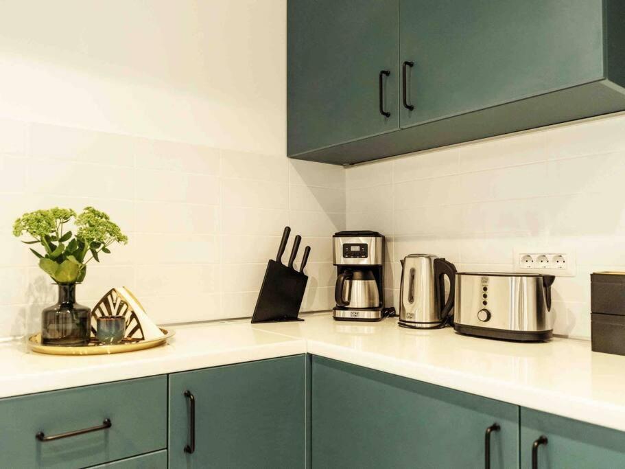 Bright 2Br Apartment - Top Location - City Balcony ブカレスト エクステリア 写真